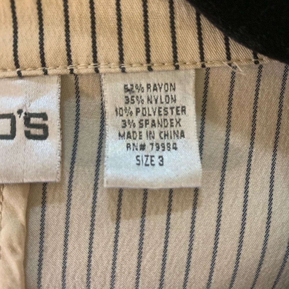 Large or 16 18 stripped Chico’s blazer jacket. Buttons. - Picture 3 of 10